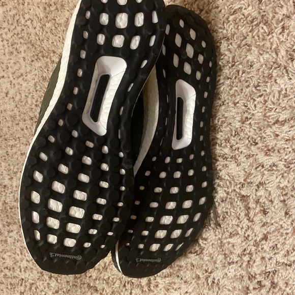 UltraBoost - Picture 4 of 4